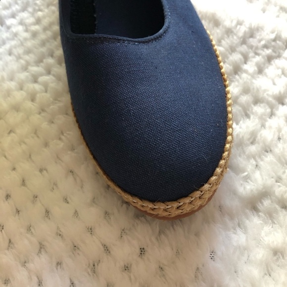 🎄 Deacon navy blue shoes, closed toe wedge SZ  8 1/2 - Picture 3 of 11